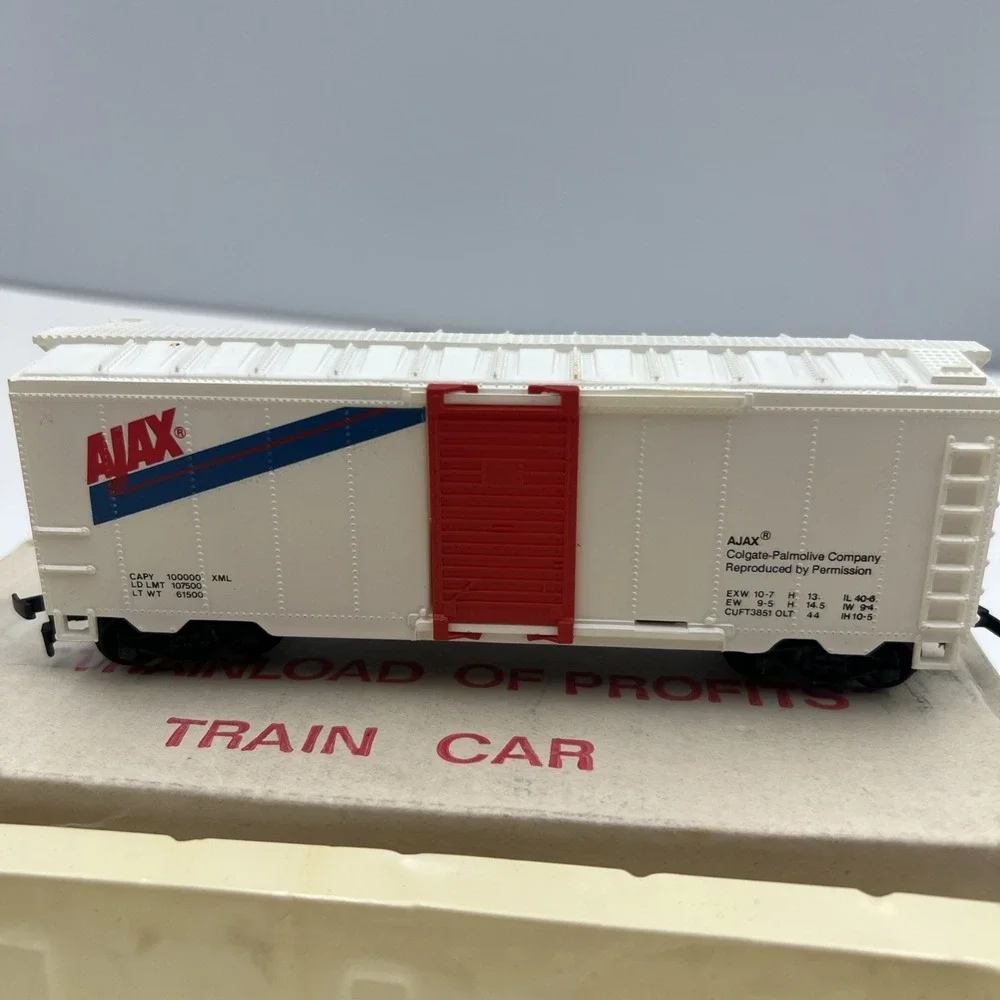 Life-Like HO Scale 